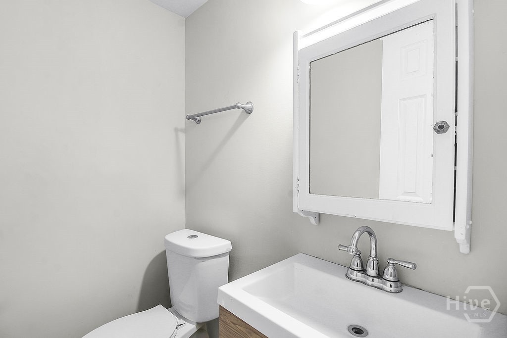 1212 E 70th Street Property Photo 18