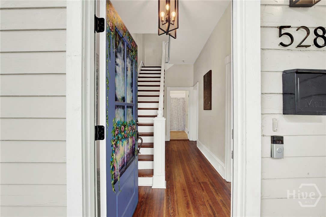 528 E Park Avenue Property Photo 5