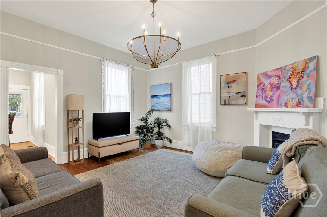 528 E Park Avenue Property Photo 10