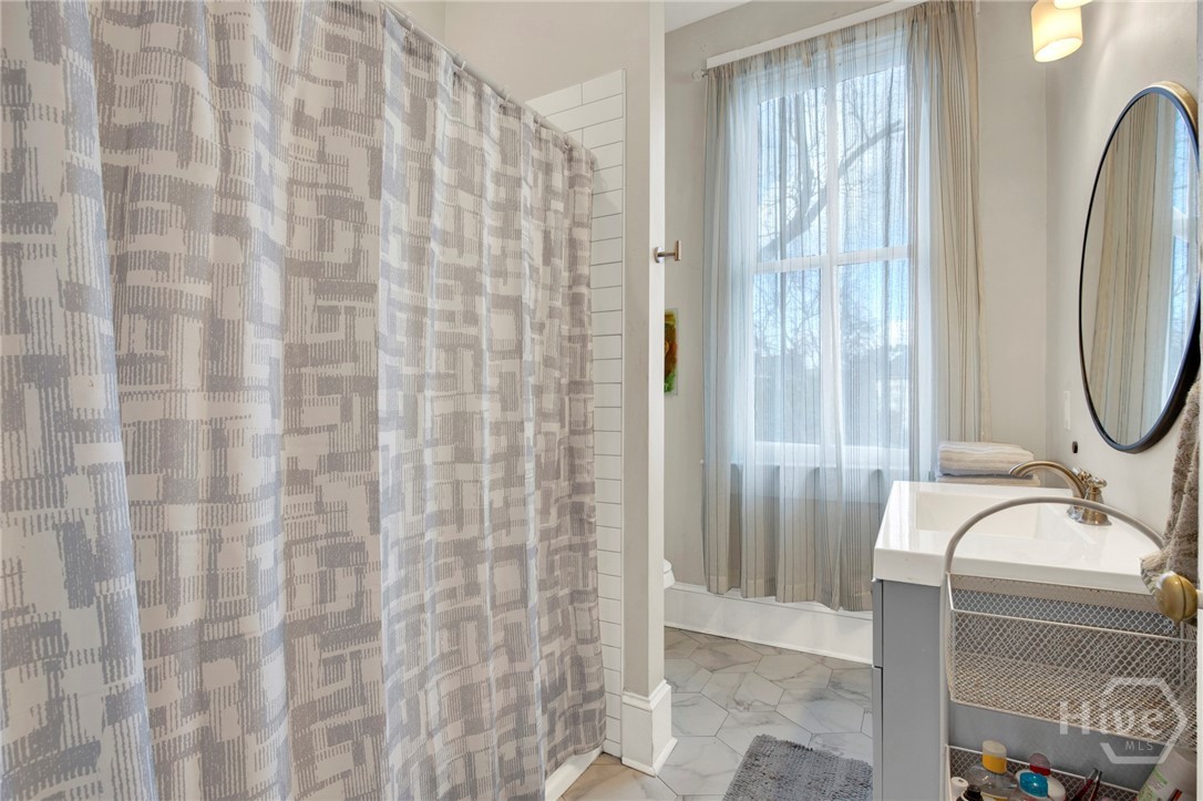 528 E Park Avenue Property Photo 19
