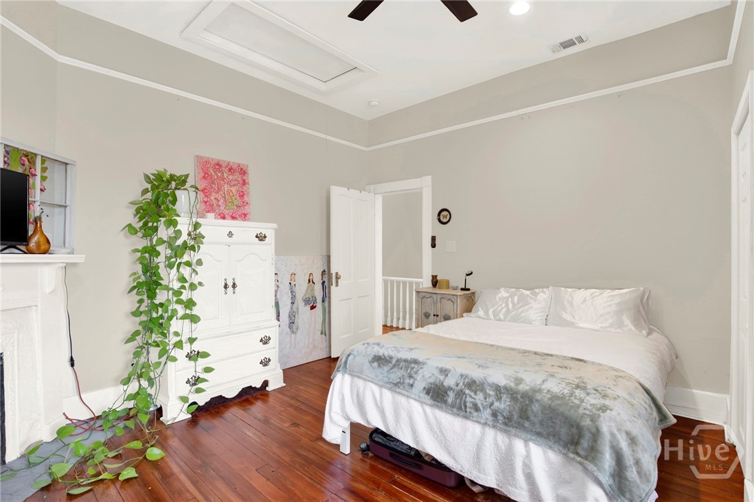 528 E Park Avenue Property Photo 24