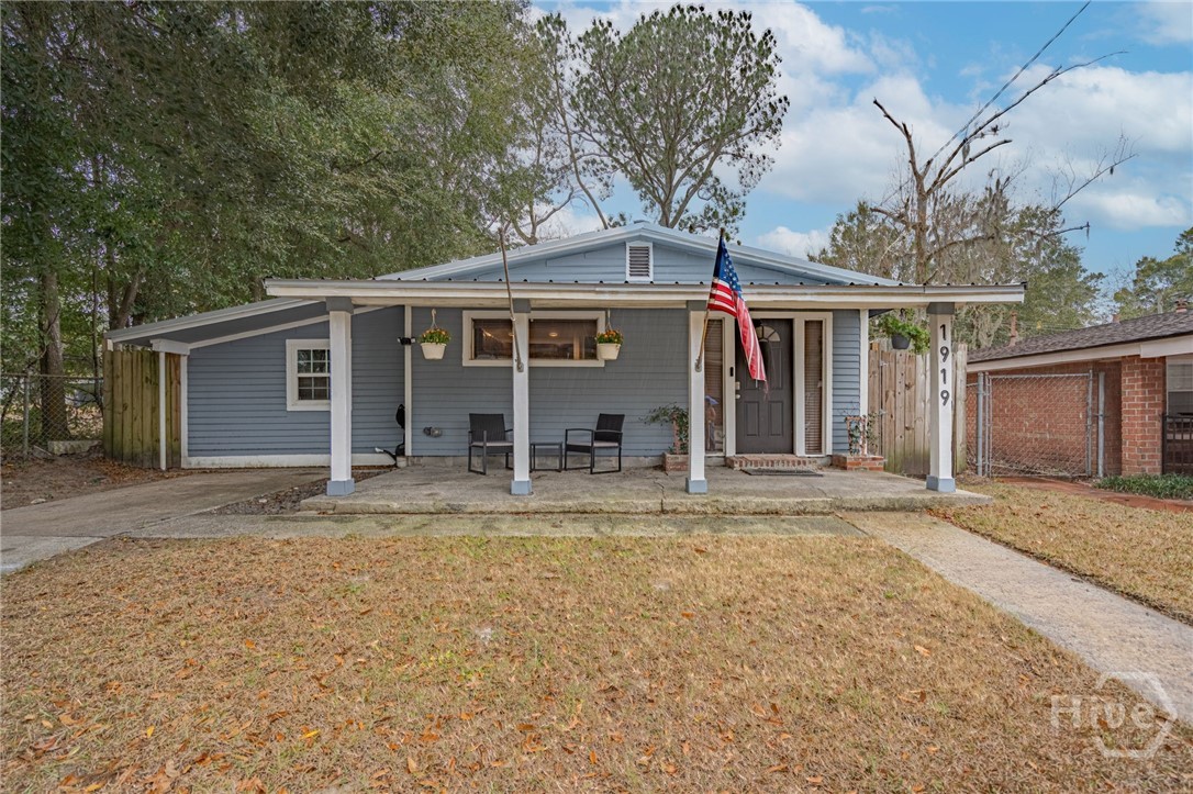 1919 E 51st Street Property Photo 3