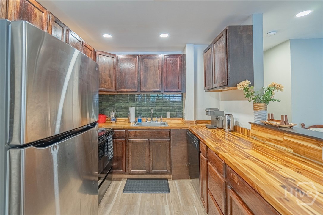 1919 E 51st Street Property Photo 12