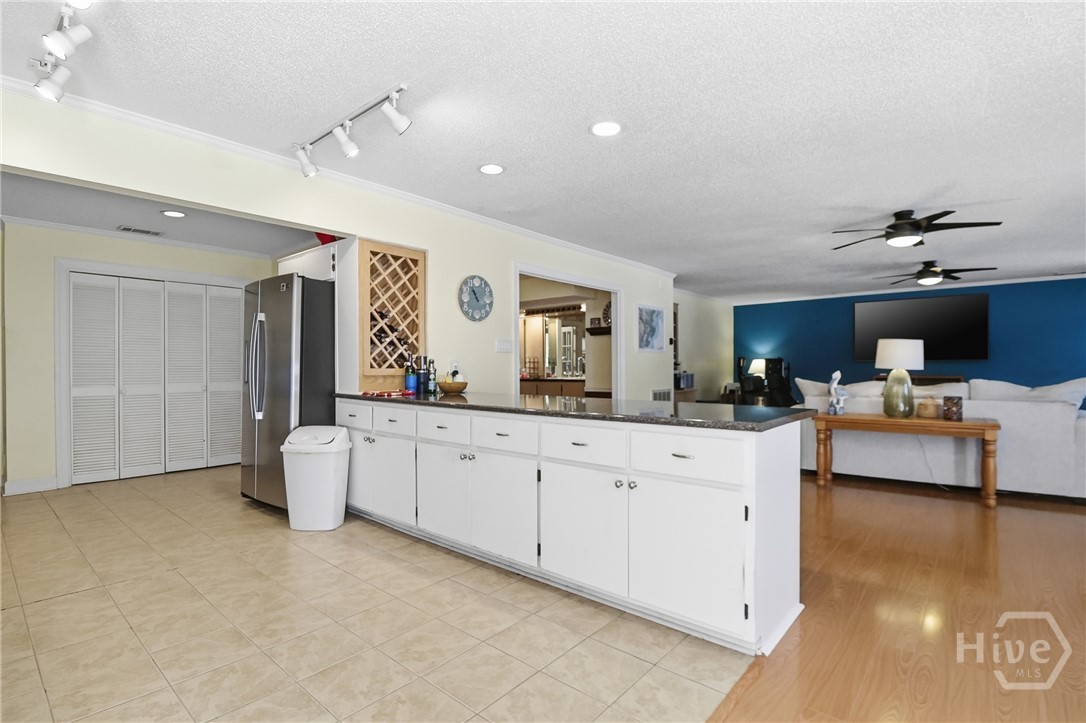 2 Landon Lane Property Photo 19