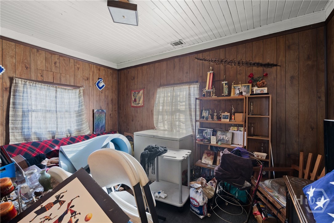 723 E 39th Street Property Photo 13