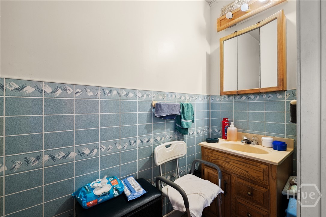 723 E 39th Street Property Photo 19