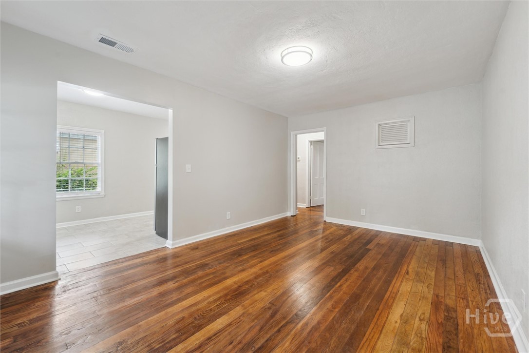 1313 E 55th Street Property Photo 3