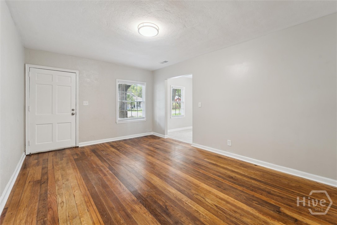 1313 E 55th Street Property Photo 4