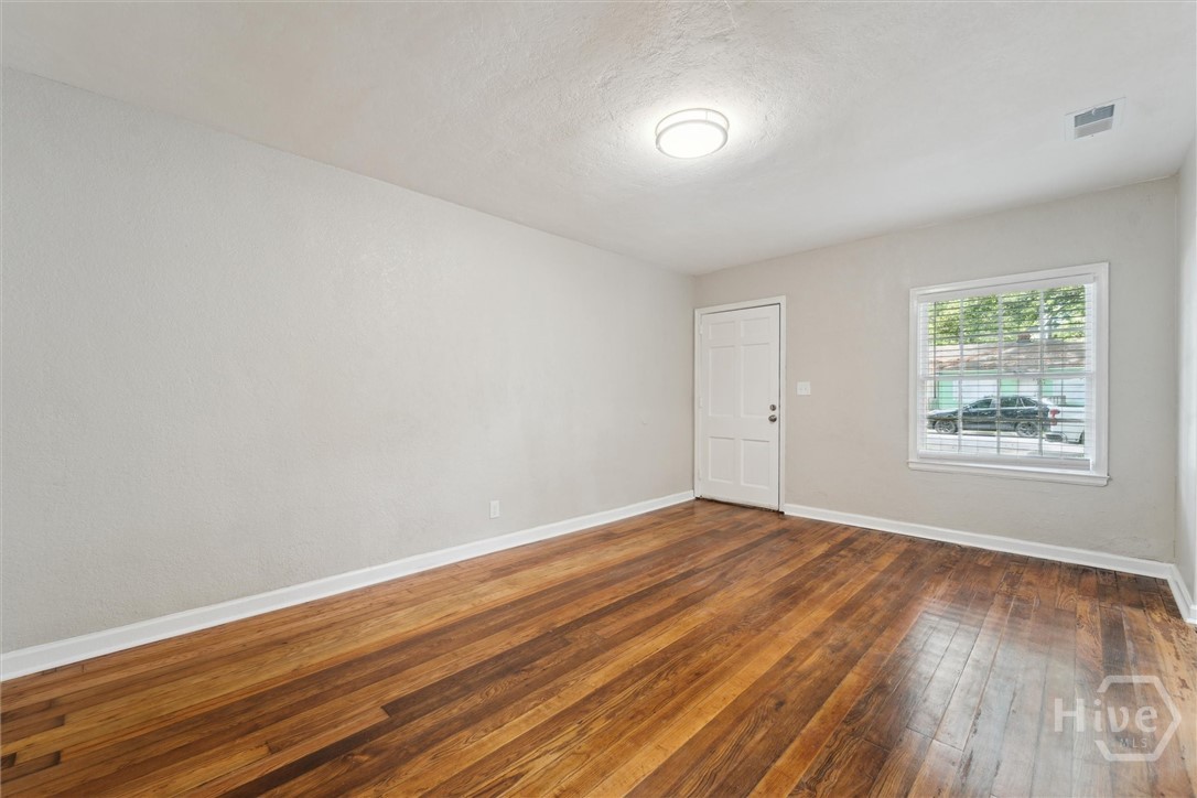 1313 E 55th Street Property Photo 5