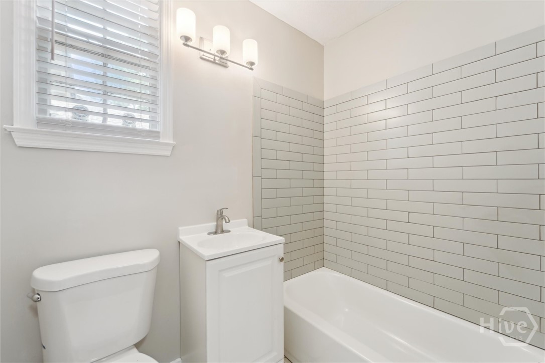 1313 E 55th Street Property Photo 13