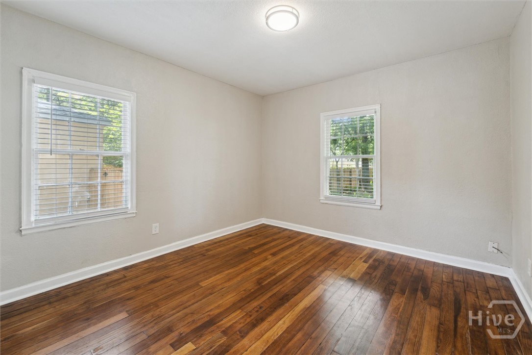 1313 E 55th Street Property Photo 14