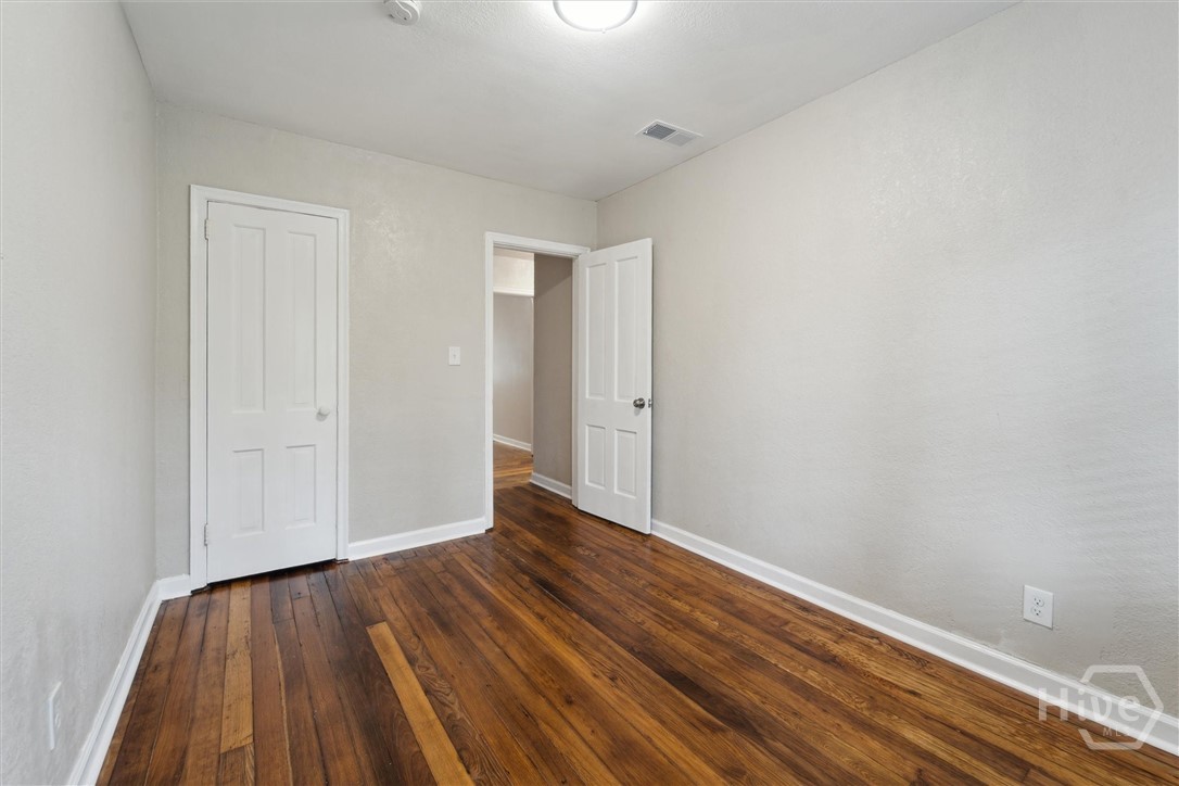 1313 E 55th Street Property Photo 19