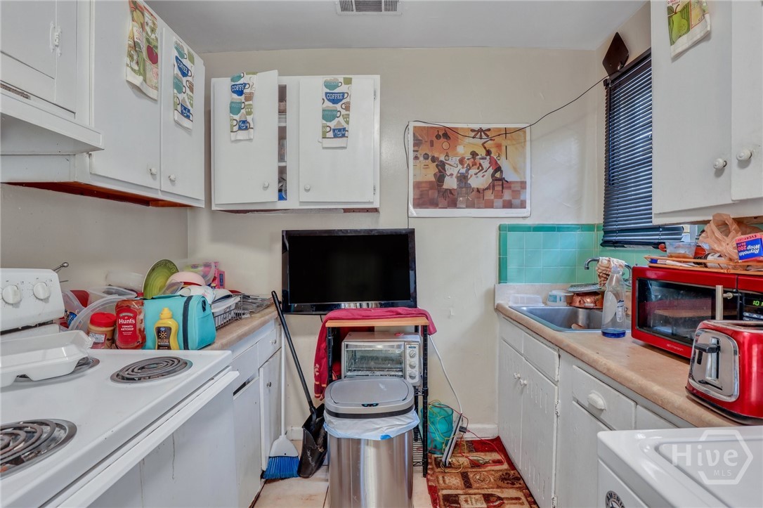 1313 E 55th Street Property Photo 29
