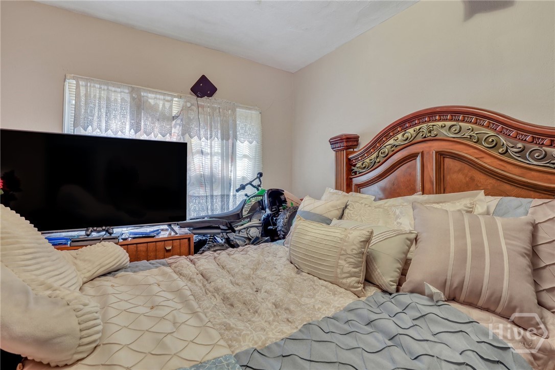1313 E 55th Street Property Photo 37