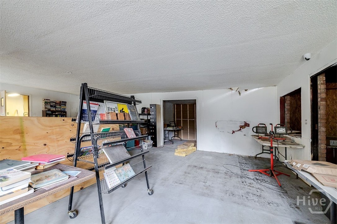 667 Godfrey Road Se Property Photo 17