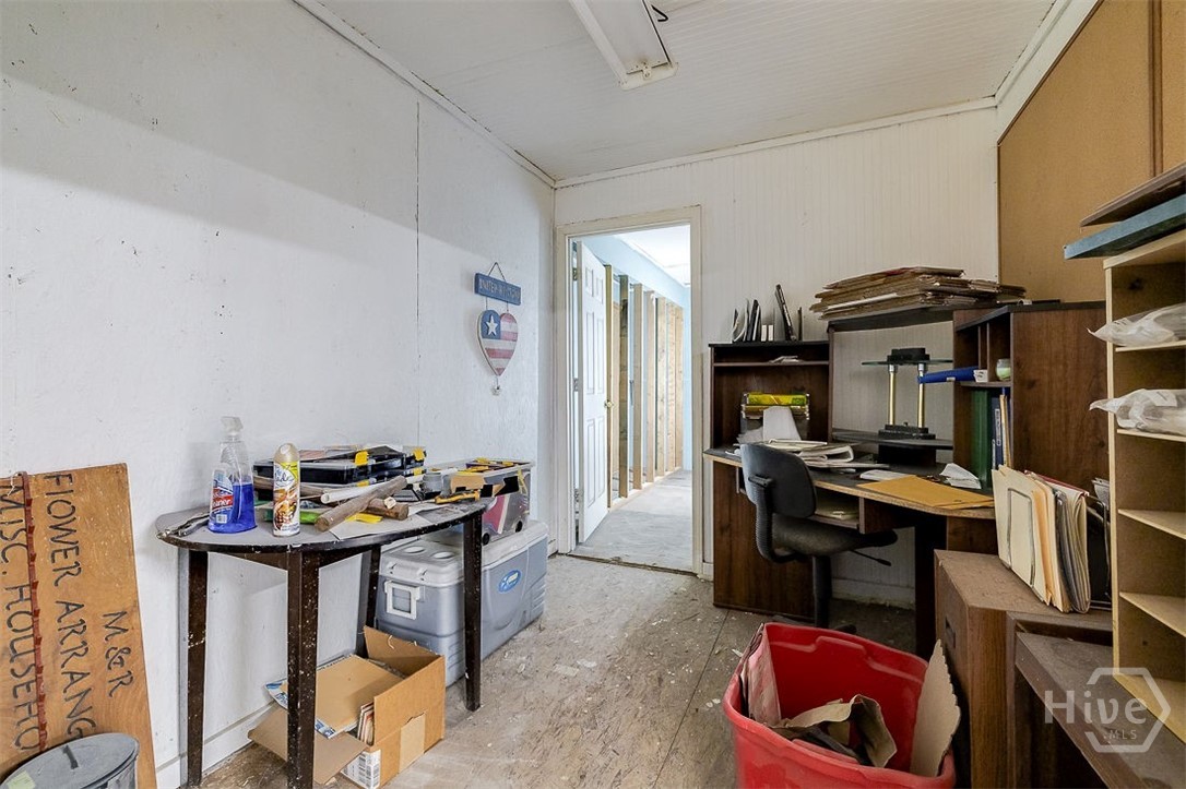 667 Godfrey Road Se Property Photo 19