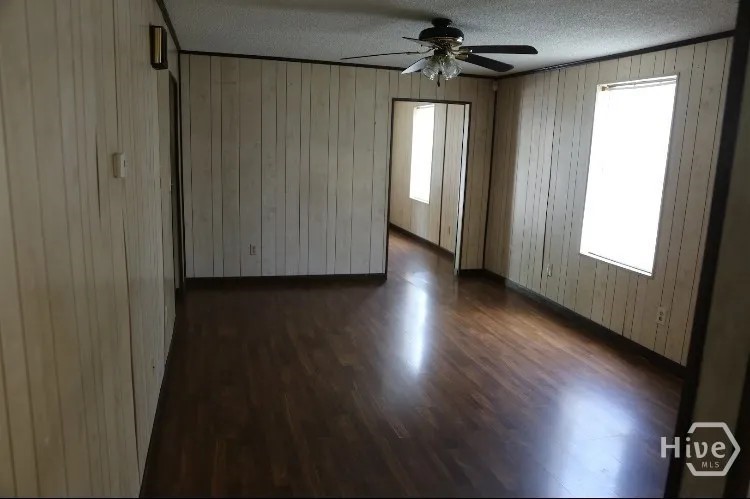 708 E 32nd Street Property Photo 6