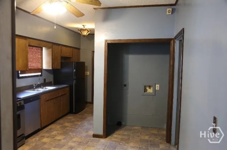 708 E 32nd Street Property Photo 12