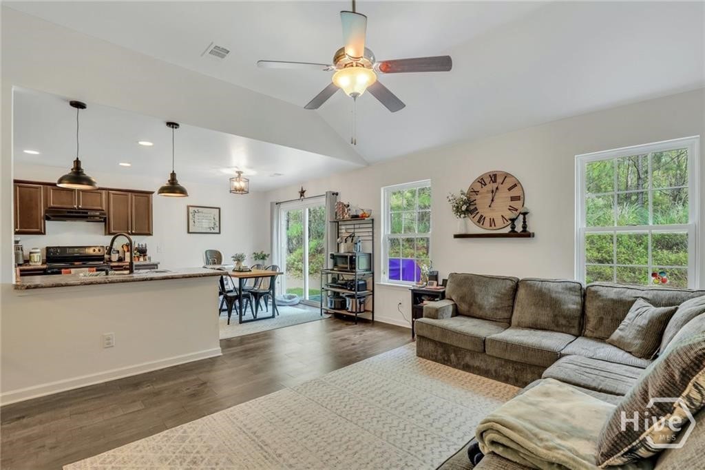 126 Knotty Pine Circle Property Photo 3