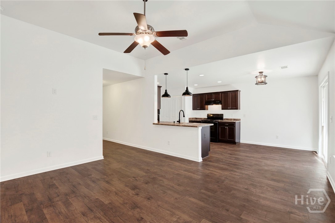 126 Knotty Pine Circle Property Photo 5