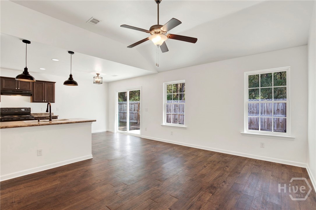 126 Knotty Pine Circle Property Photo 9