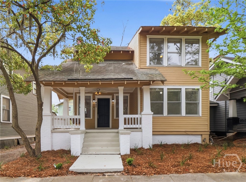 647 E 37th Street Property Photo 1