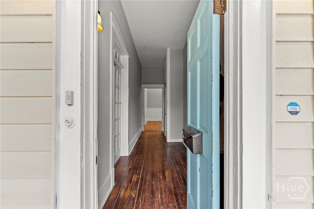 723 E Henry Street Property Photo 4