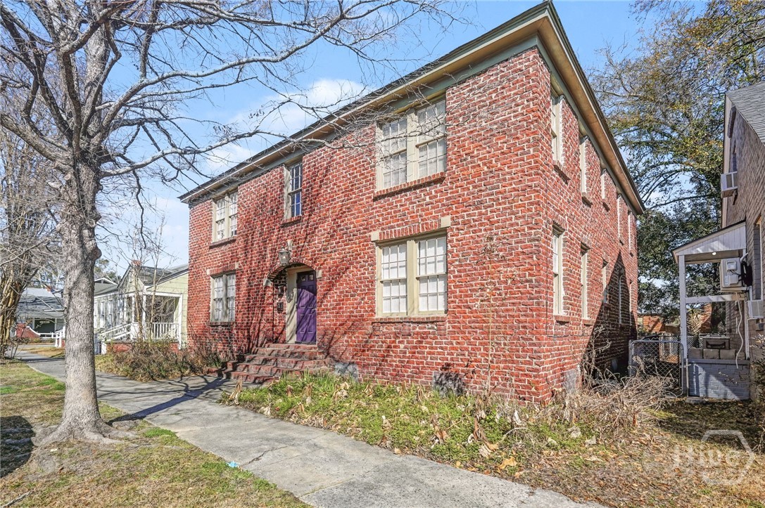910 E 35th Street Property Photo 1