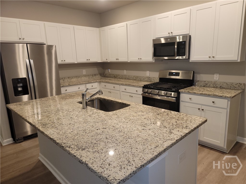 305 Lillian Street Property Photo 7