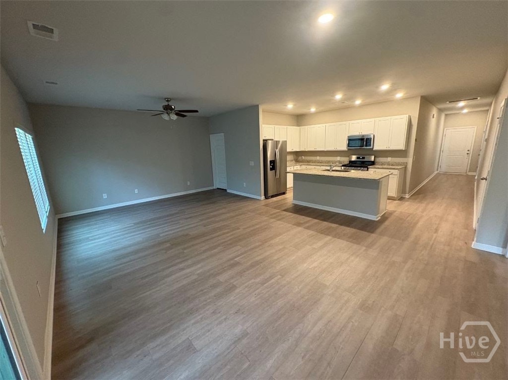 305 Lillian Street Property Photo 9