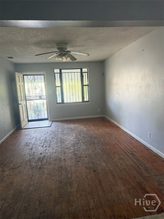 1011 W 45th Street Property Photo 2