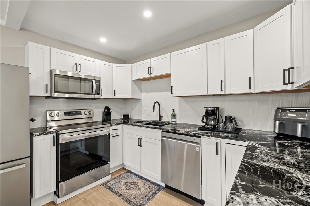 406 E 57th Street Property Photo 6