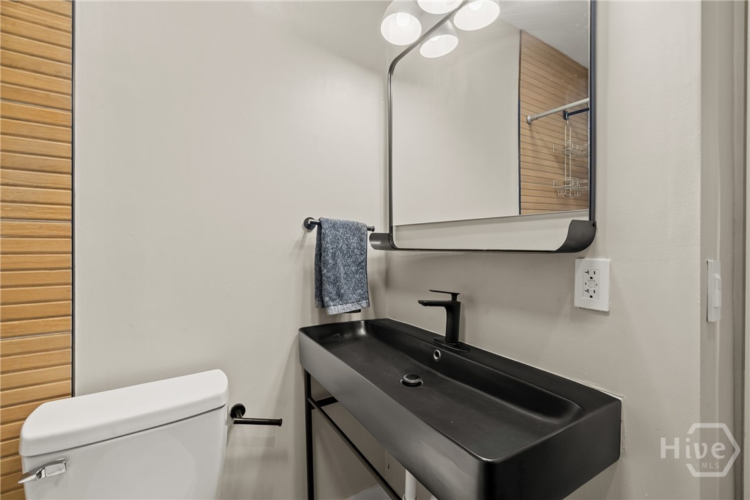 406 E 57th Street Property Photo 13