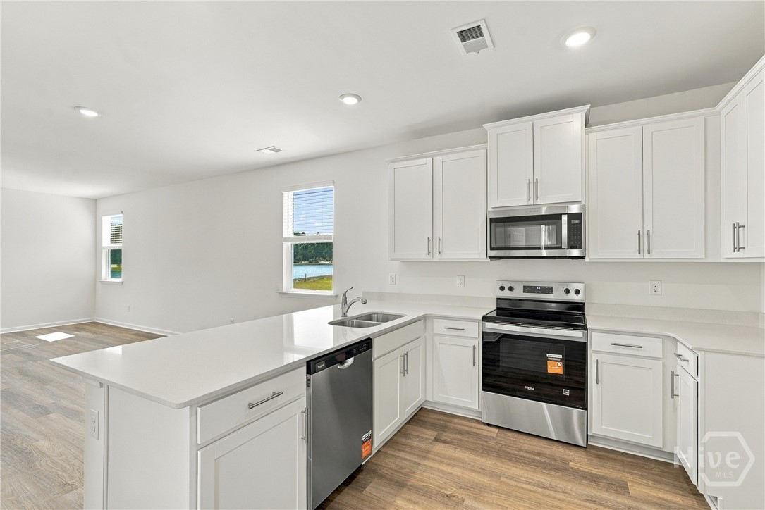 1060 Lakes Boulevard Property Photo 2