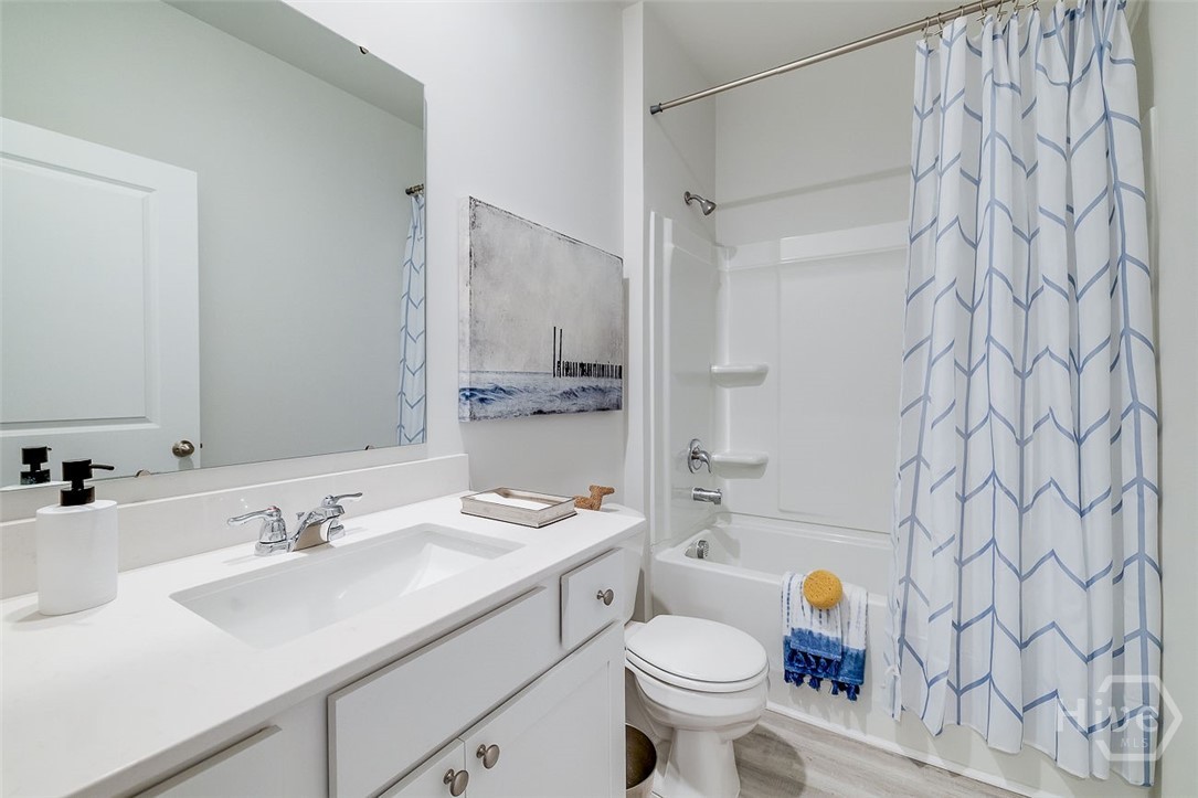1060 Lakes Boulevard Property Photo 24