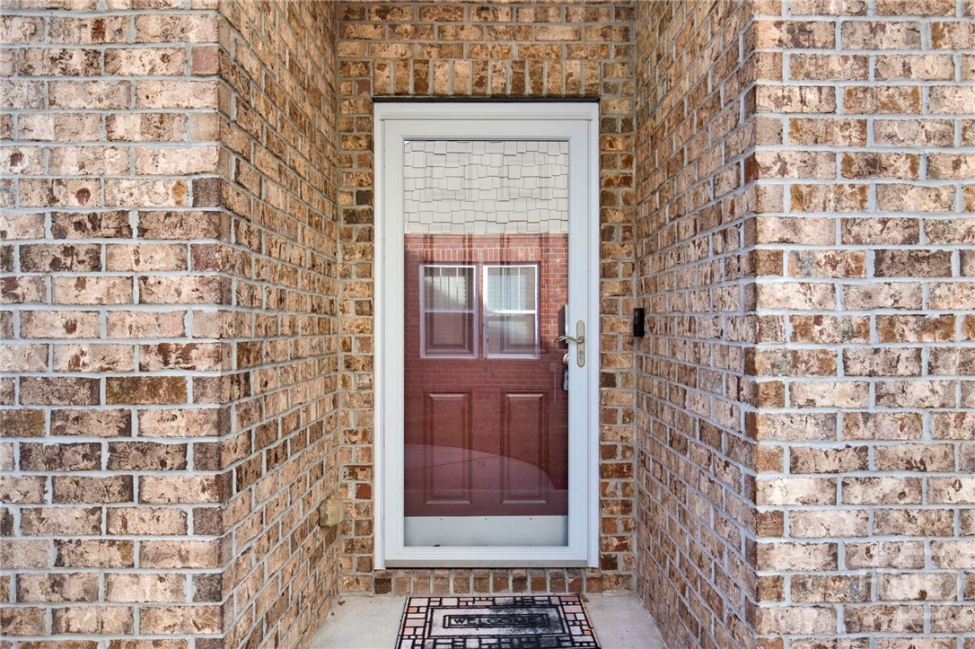 143 Regency Circle Property Photo 3