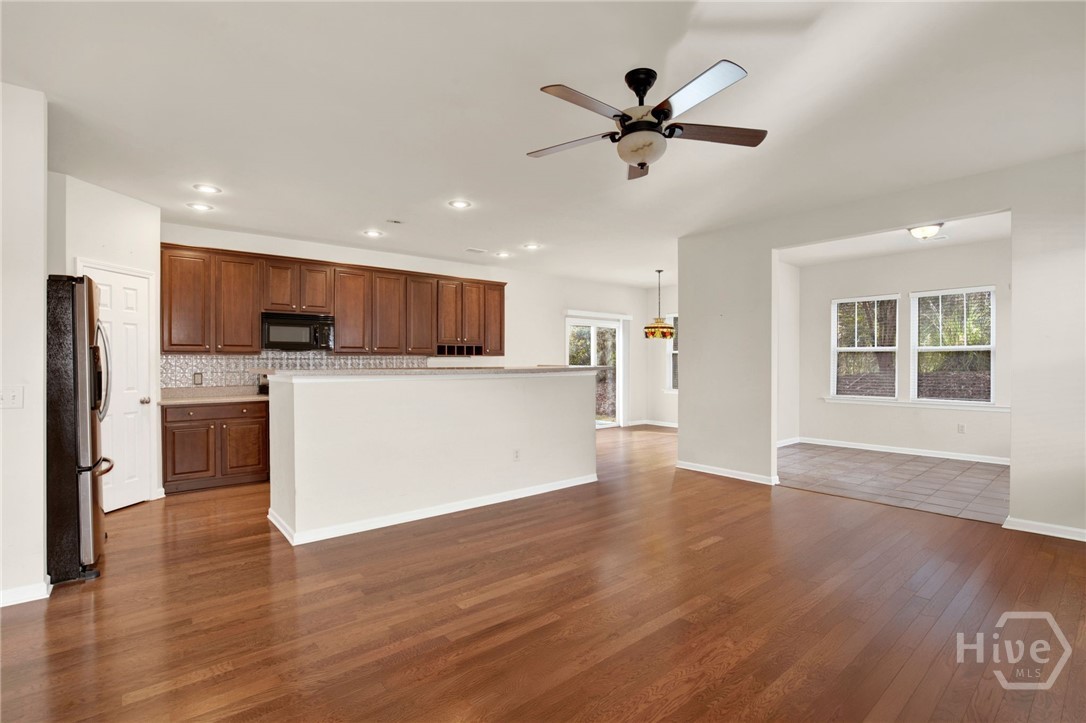 143 Regency Circle Property Photo 6