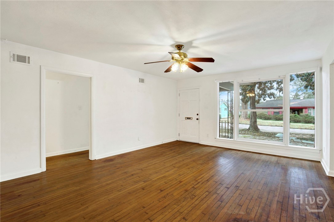 1118 W 49th Street Property Photo 6