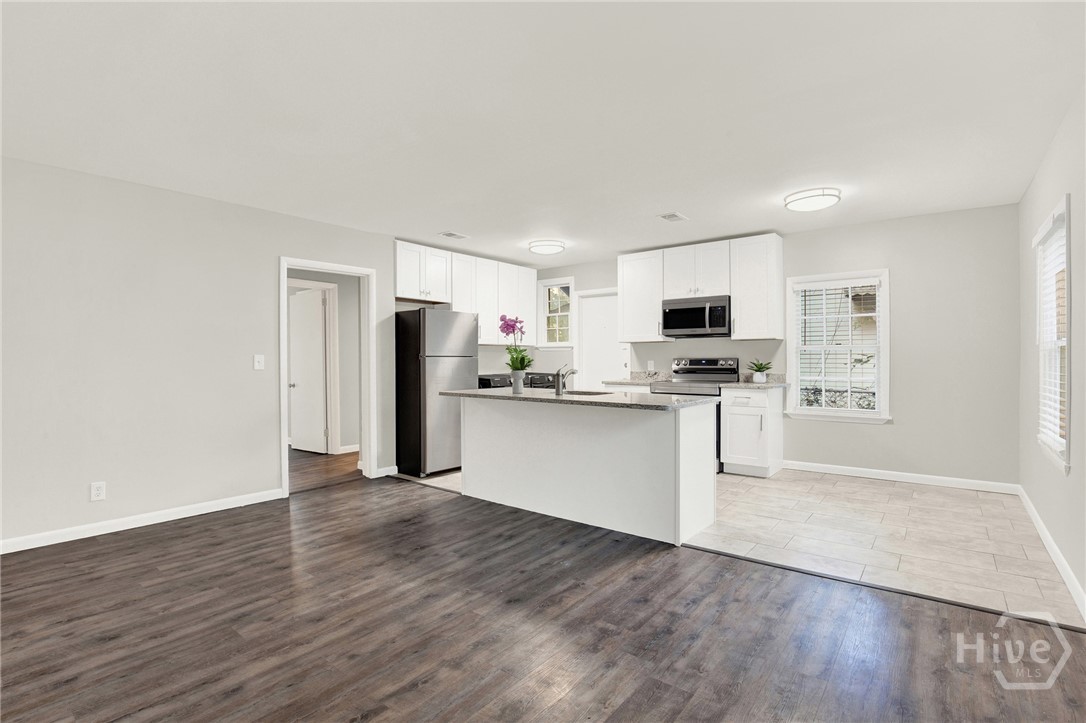 1311 E 55th Street Property Photo 6