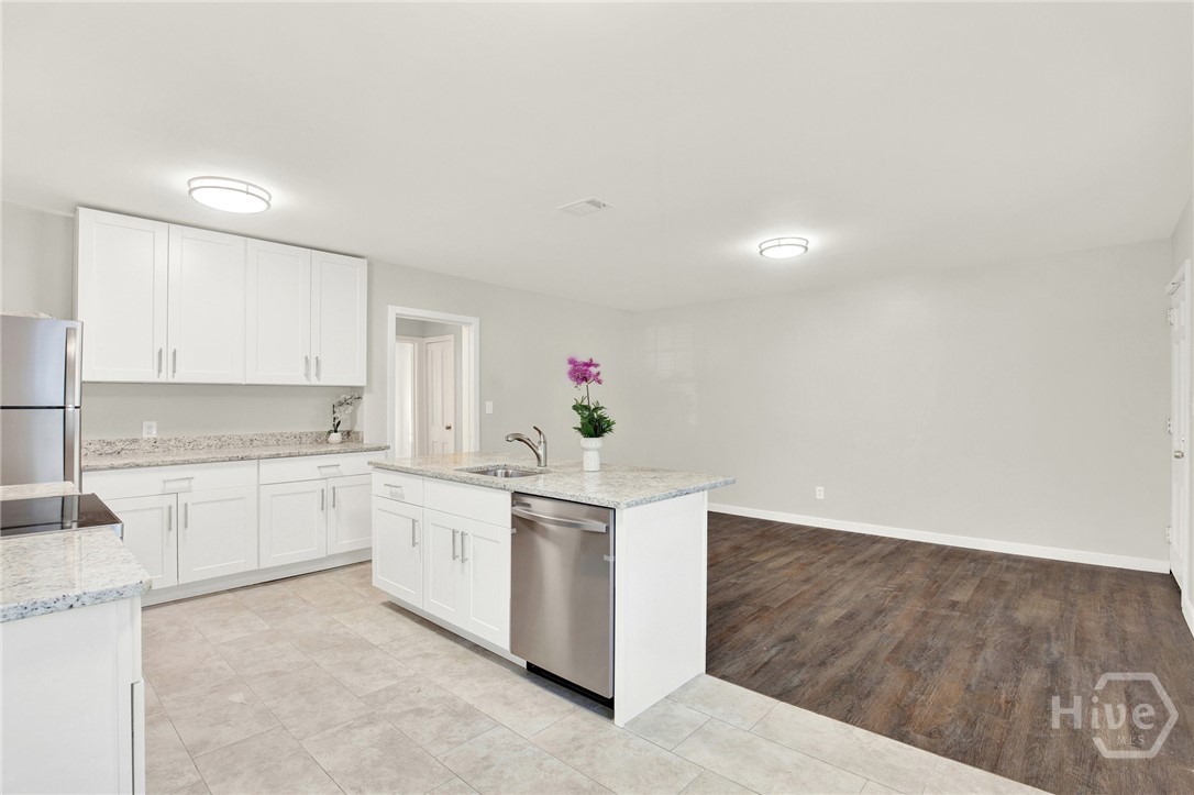1311 E 55th Street Property Photo 26