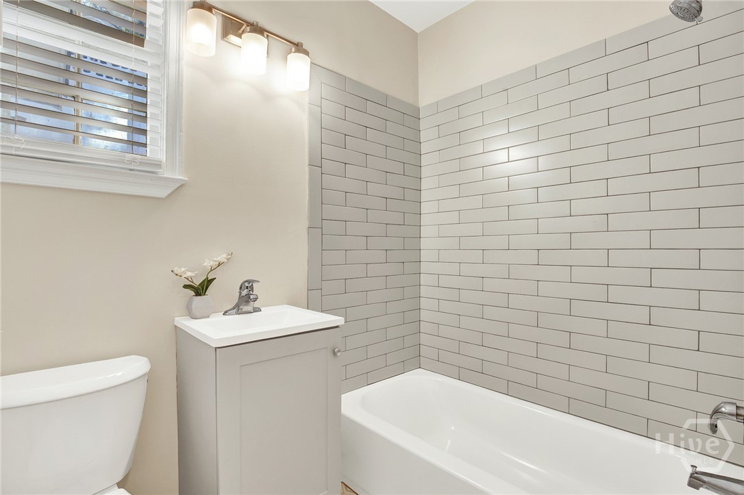 1311 E 55th Street Property Photo 35