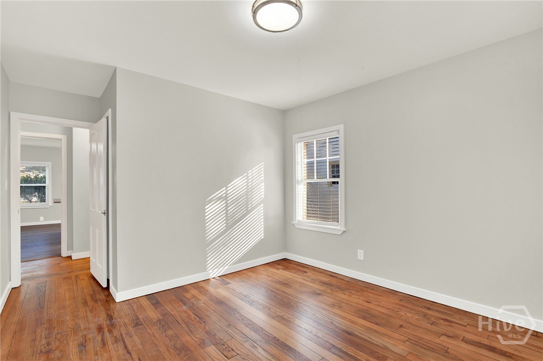 1311 E 55th Street Property Photo 38
