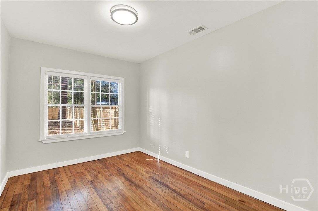 1311 E 55th Street Property Photo 39