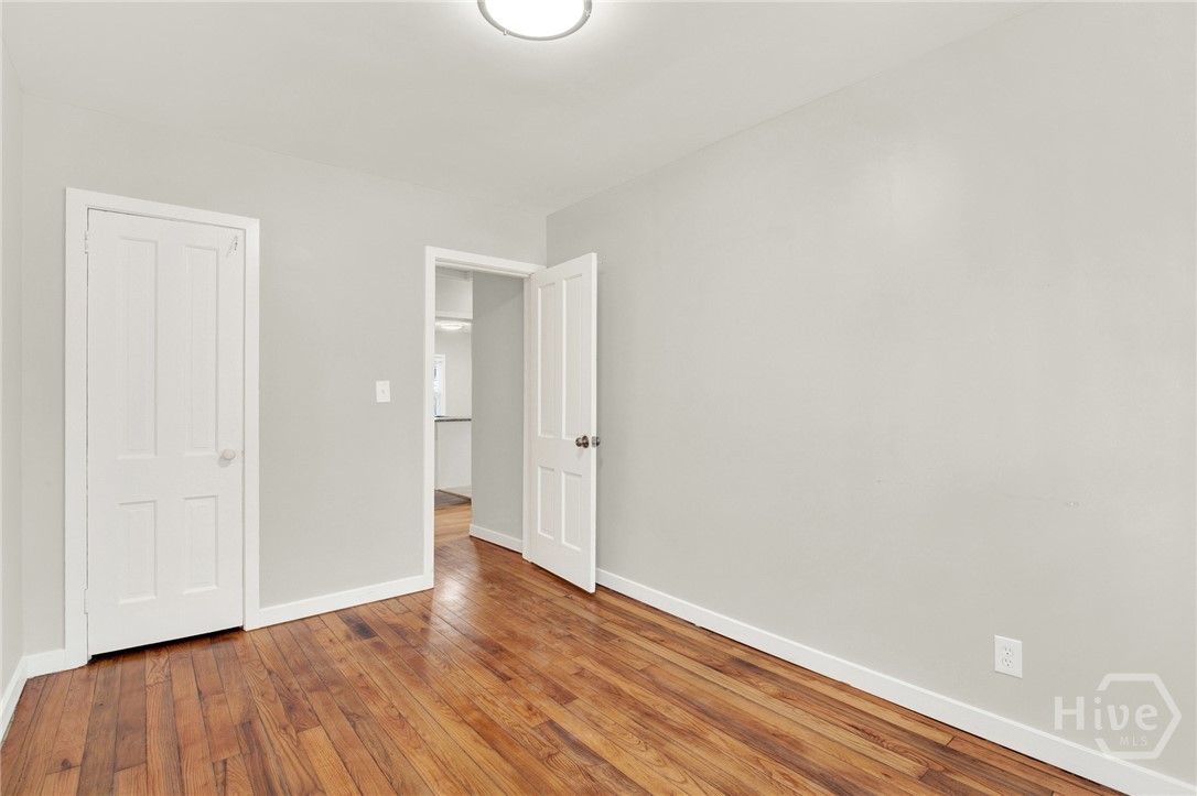 1311 E 55th Street Property Photo 40