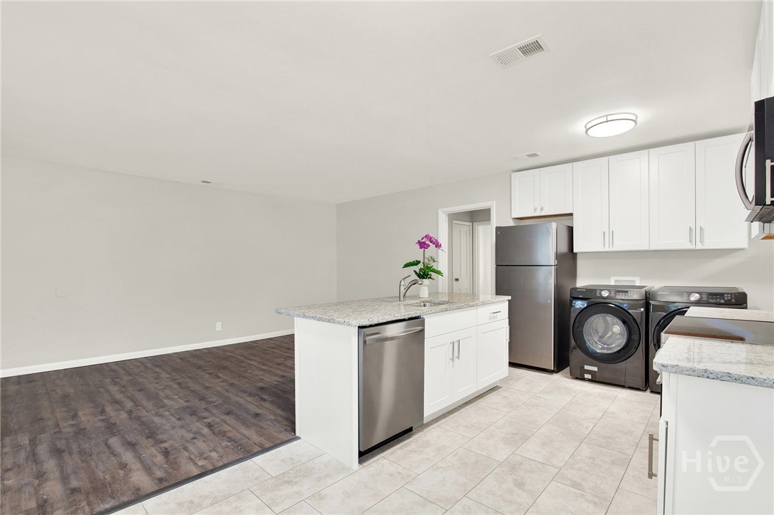 1311 E 55th Street Property Photo 49
