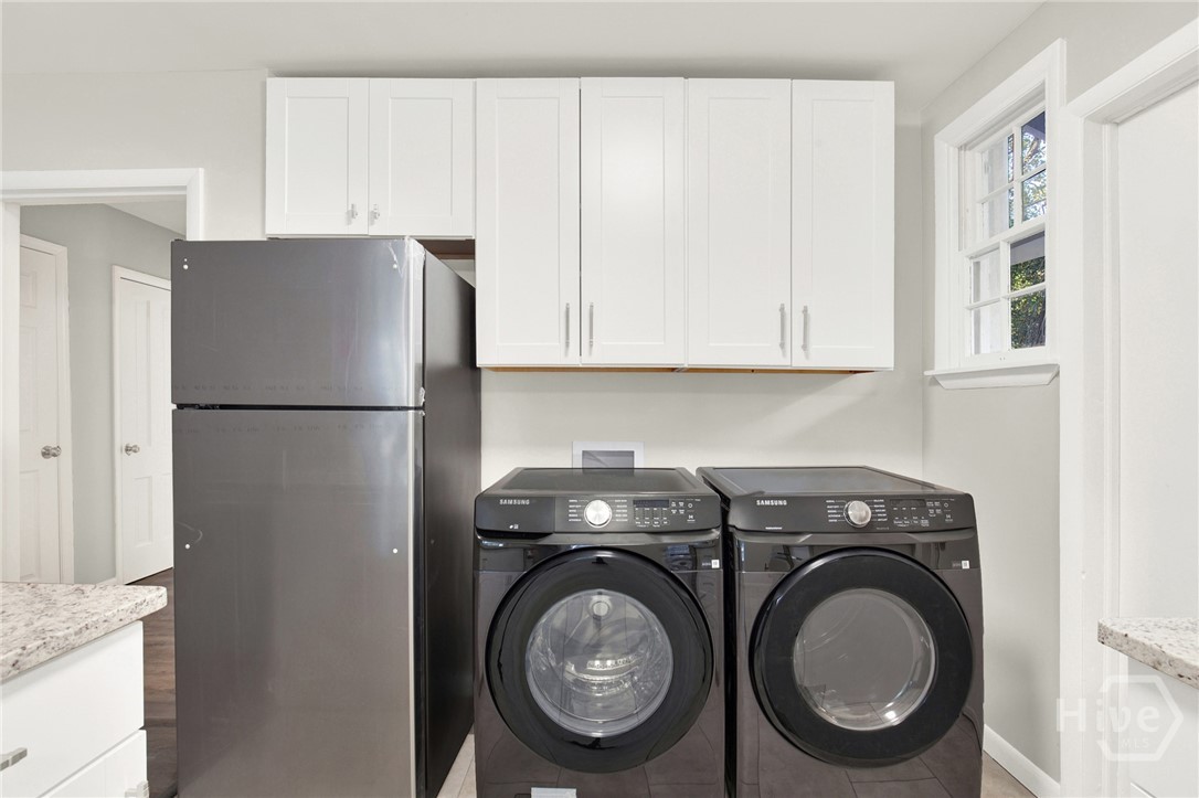 1311 E 55th Street Property Photo 54