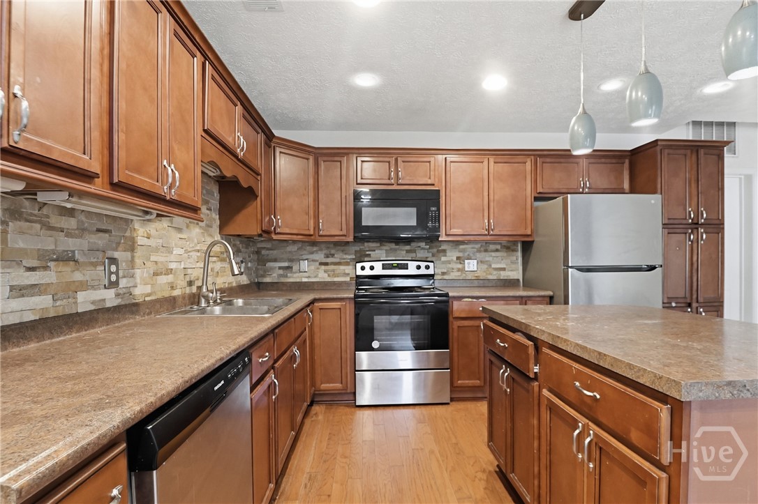 375 Pine Needle Drive Property Photo 18