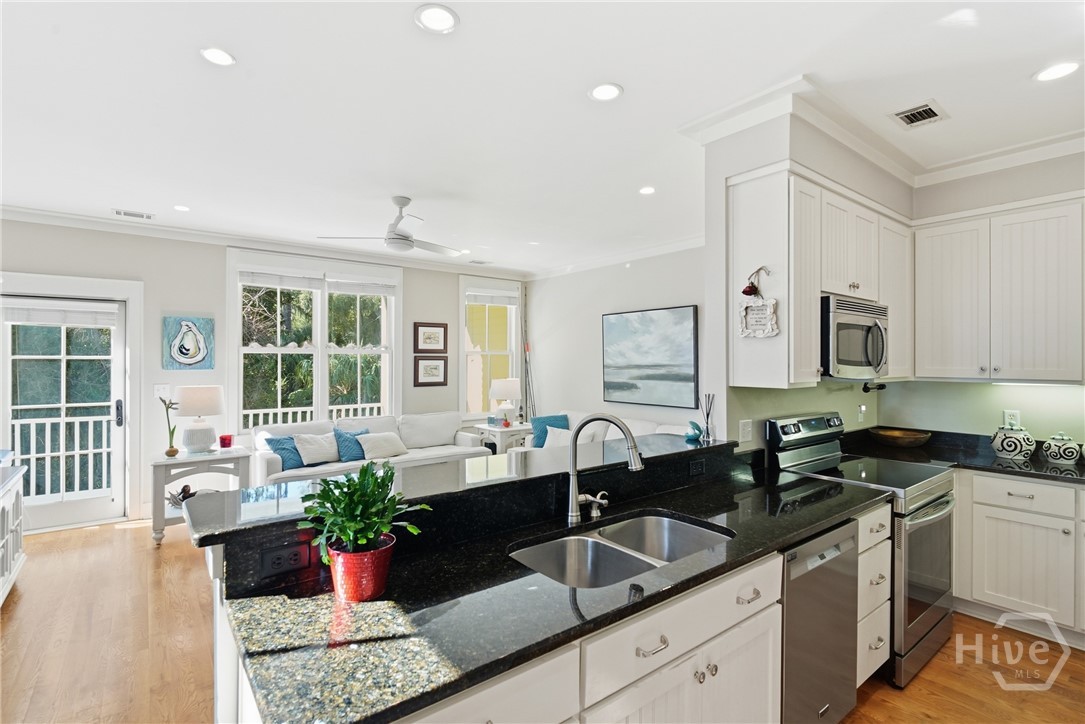 247 Oyster Point Drive Property Photo 4