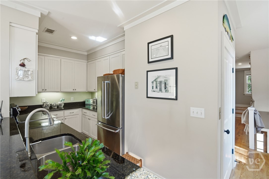 247 Oyster Point Drive Property Photo 6