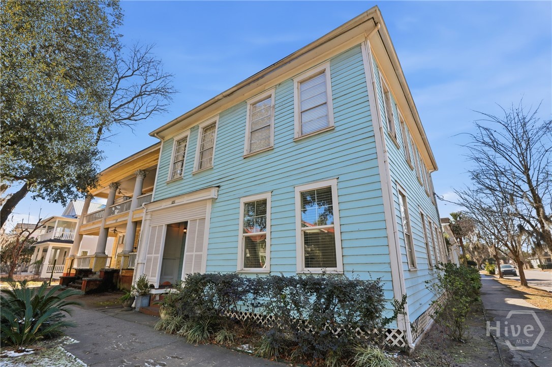 521 W 37th Street Property Photo 1
